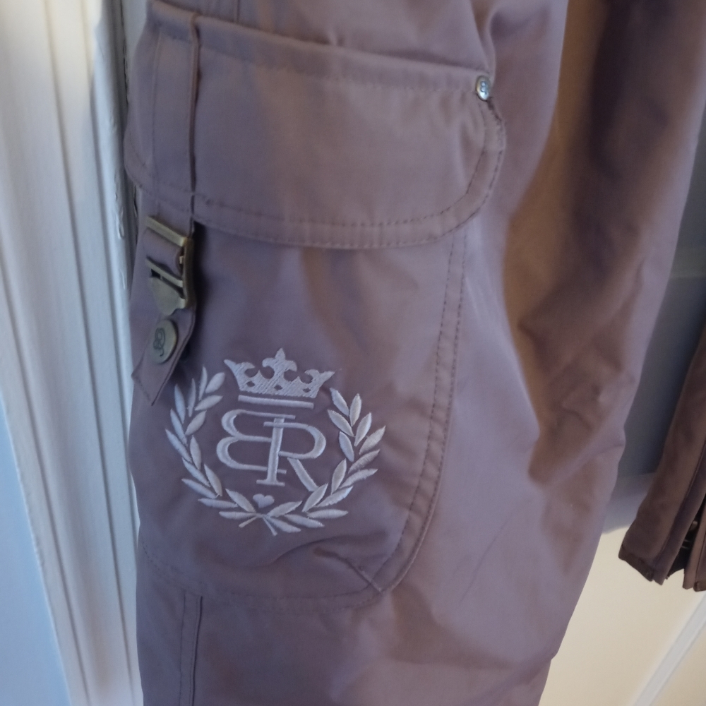 Betty rides ski pants - Picture 5 of 5
